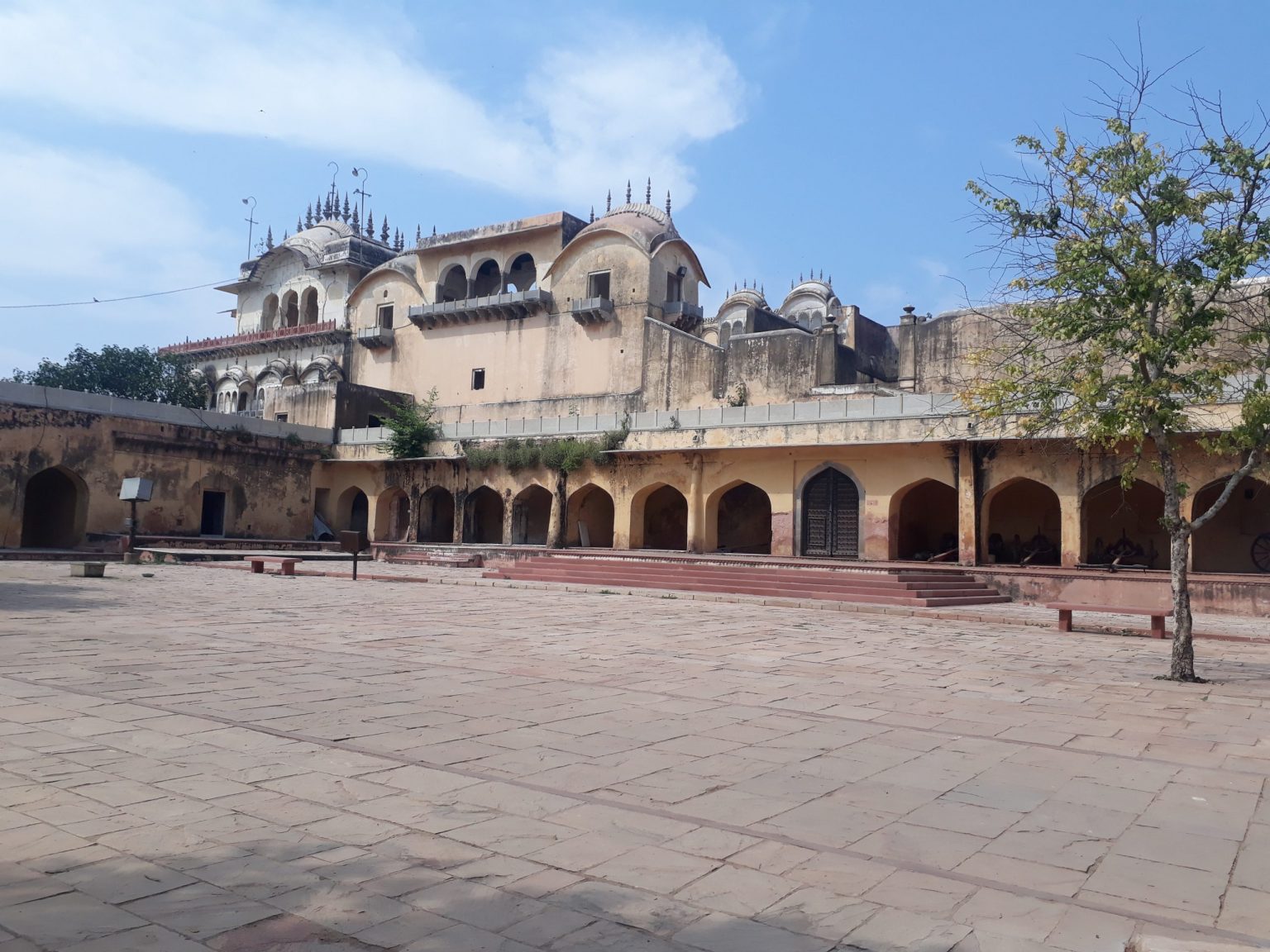 Alwar_fort_or_Bala_Quila_alwar_rajasthan