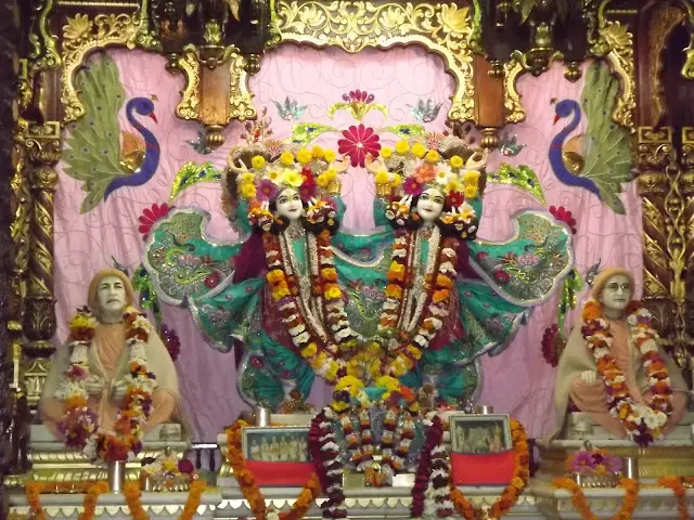 Banke Bihari Temple01